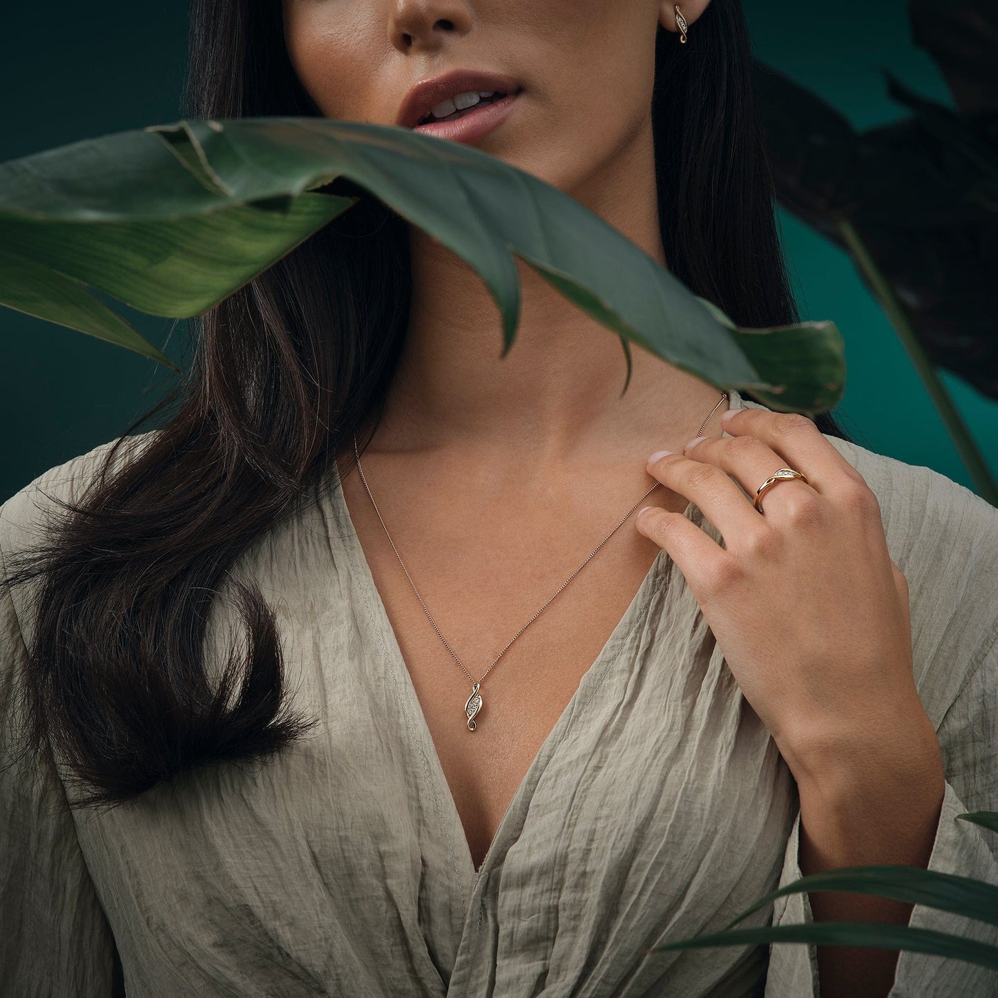 Past Present Future® 18ct Solid Gold 1854 Blend Pendant with Diamonds