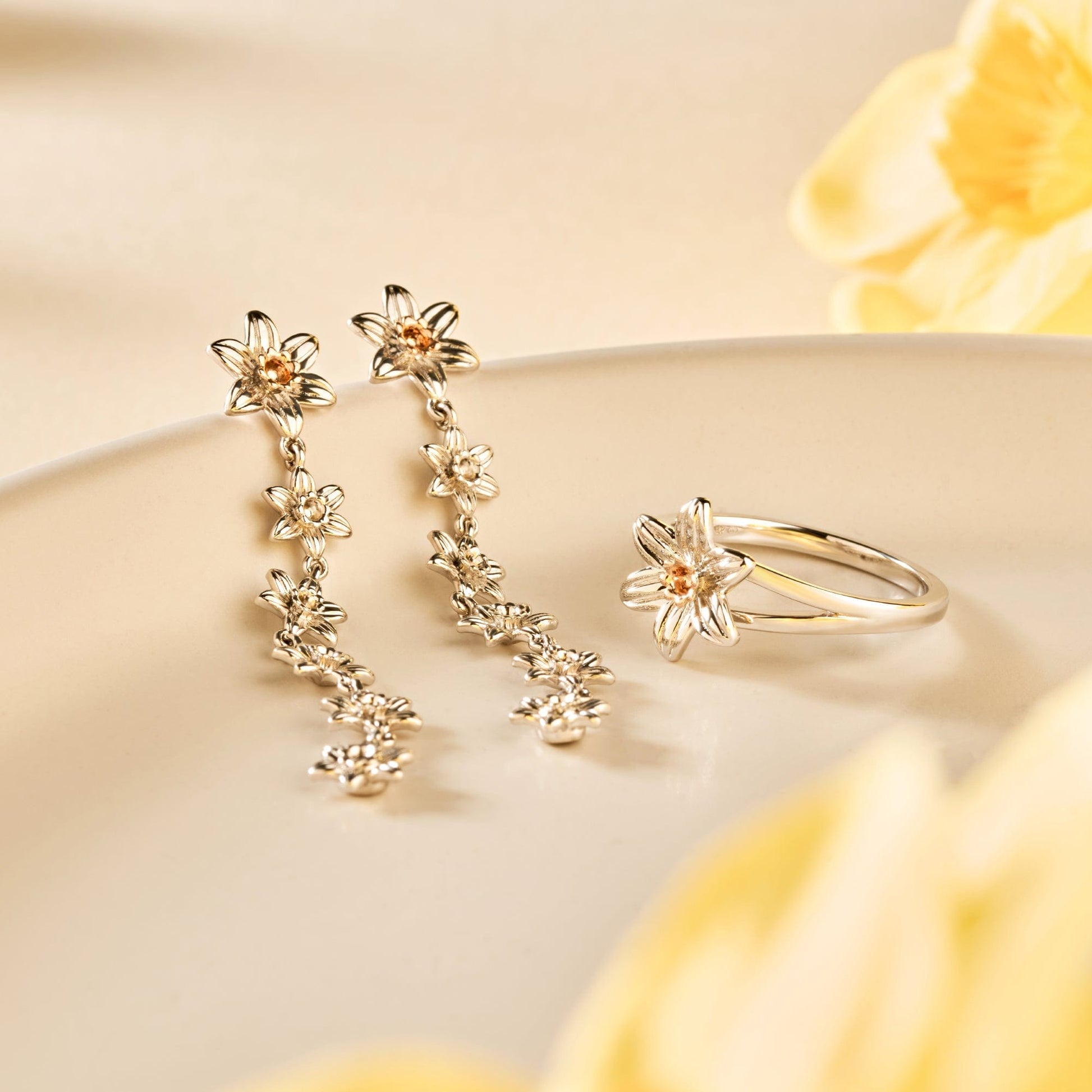 Nature's Wonder Sterling Silver Daffodil Ring