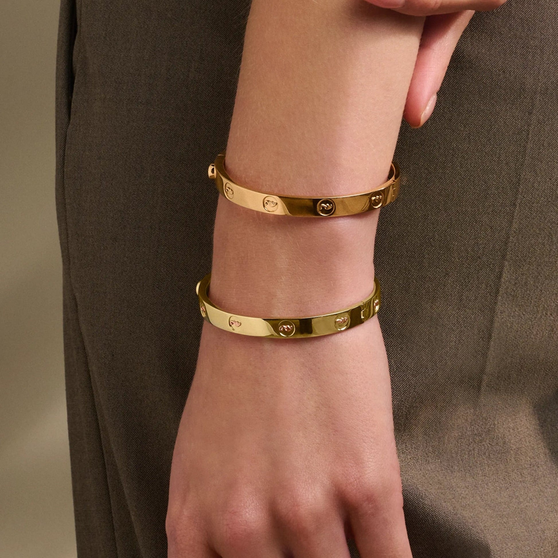 Insignia 9ct Solid Gold Bangle