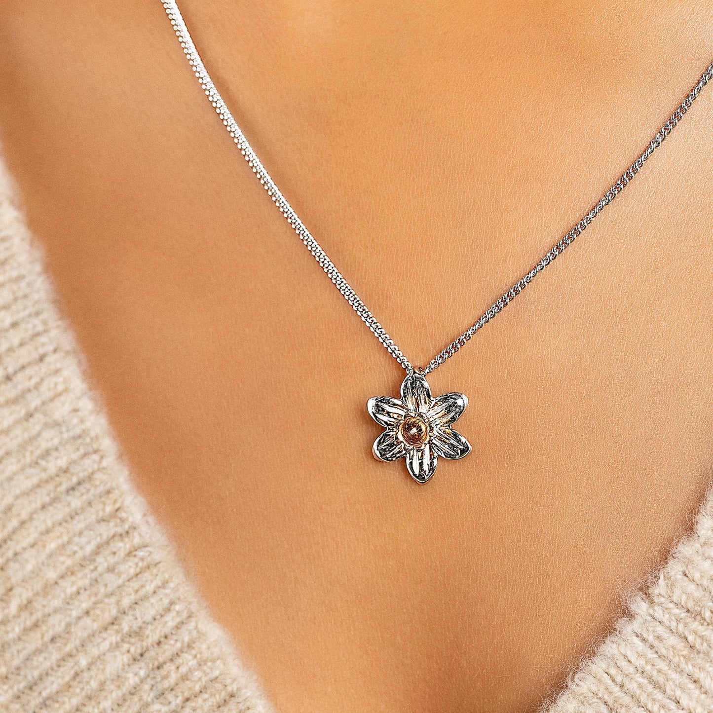 Nature's Wonder Sterling Silver Daffodil Pendant
