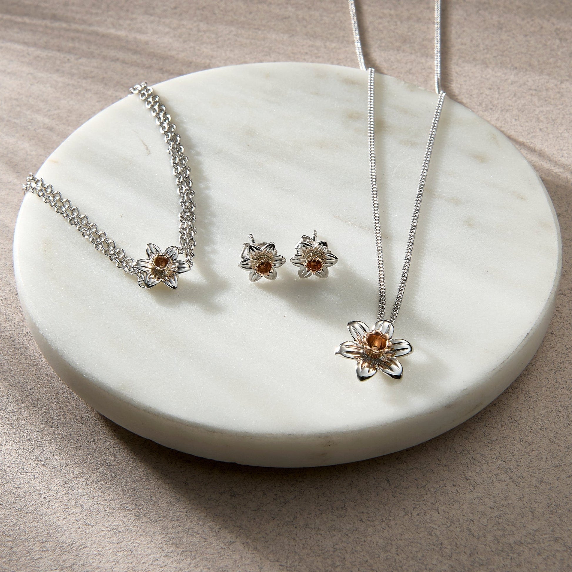 Nature's Wonder Sterling Silver Daffodil Pendant
