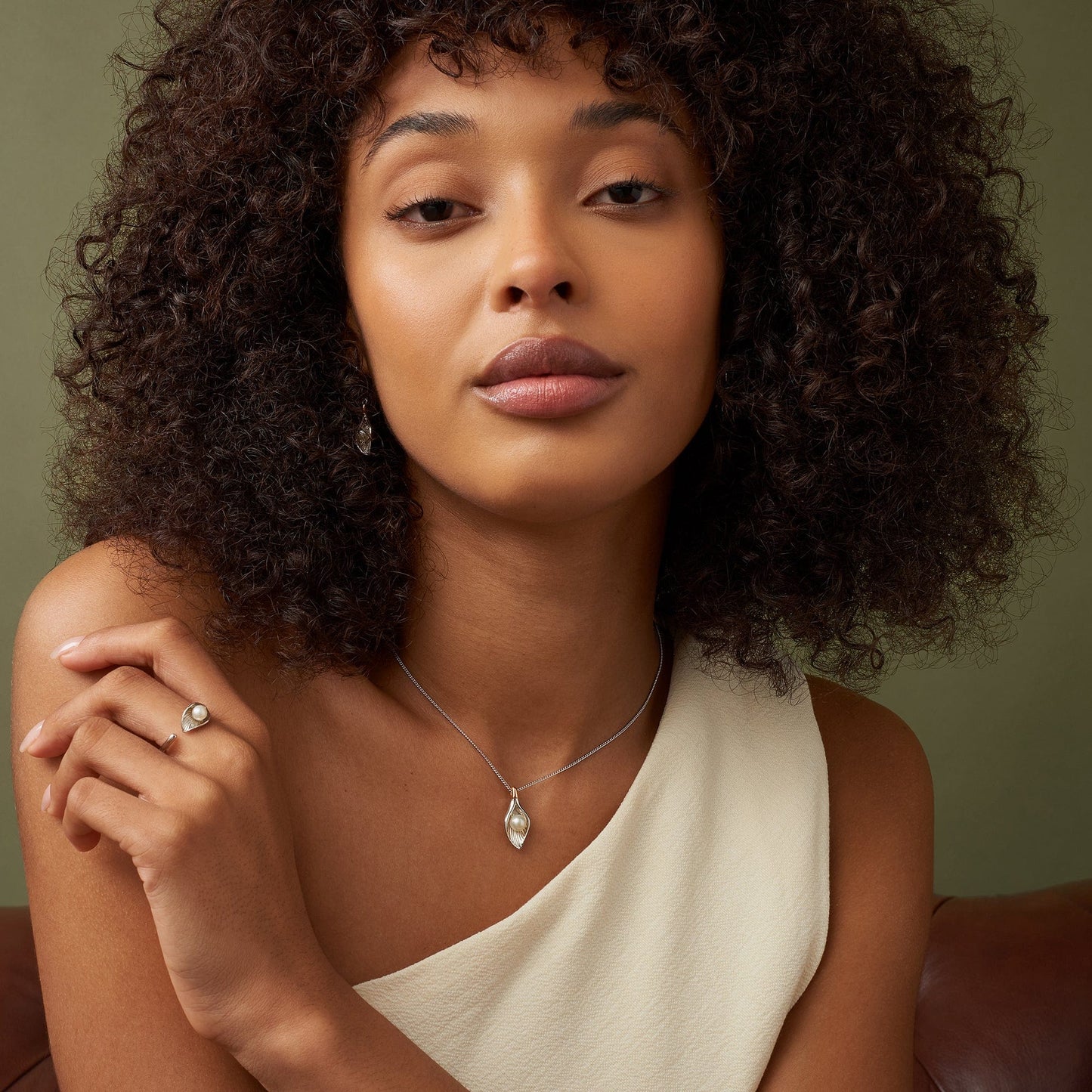 Nature's Wonder Sterling Silver Oyster Shell Ring with Pearl