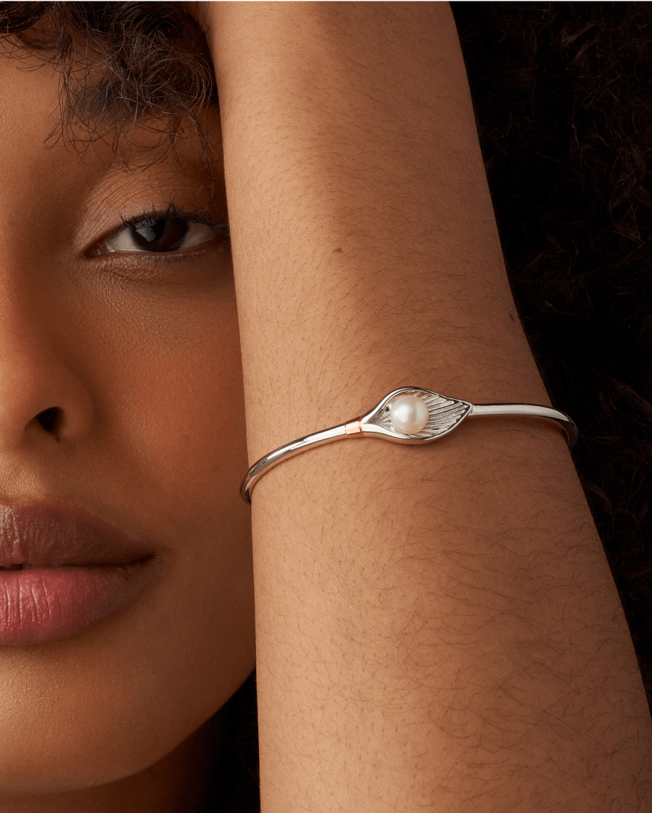 Beachcomber Shell Silver and Pearl Banglet – Clogau