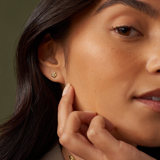 Nature's Wonder 9ct Solid Gold Forget-Me-Not Stud Earrings with Diamonds