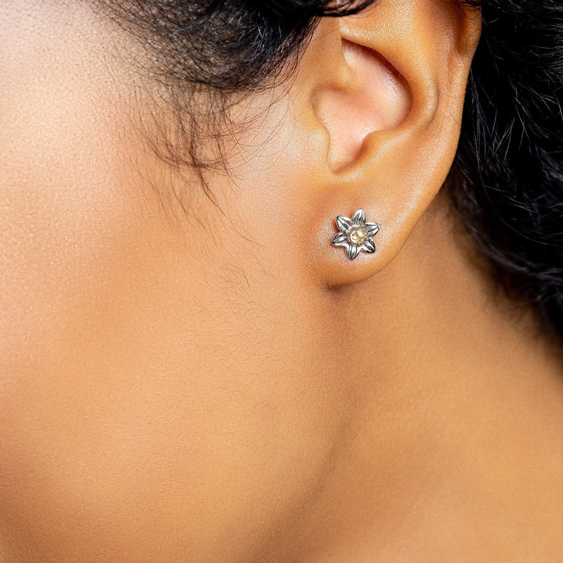 Nature's Wonder Sterling Silver Daffodil Stud Earrings