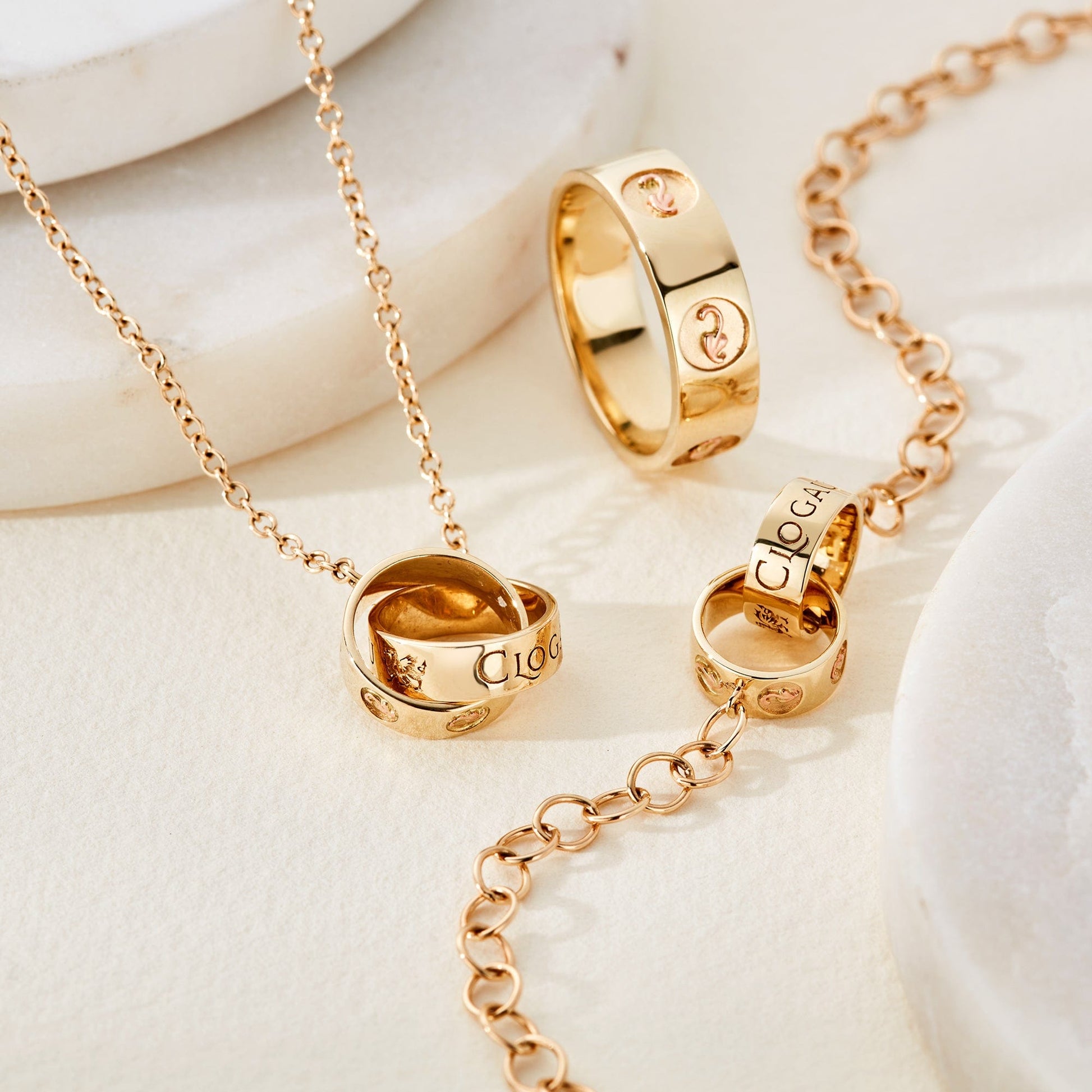 Insignia 9ct Solid Gold Linked Ring Necklace