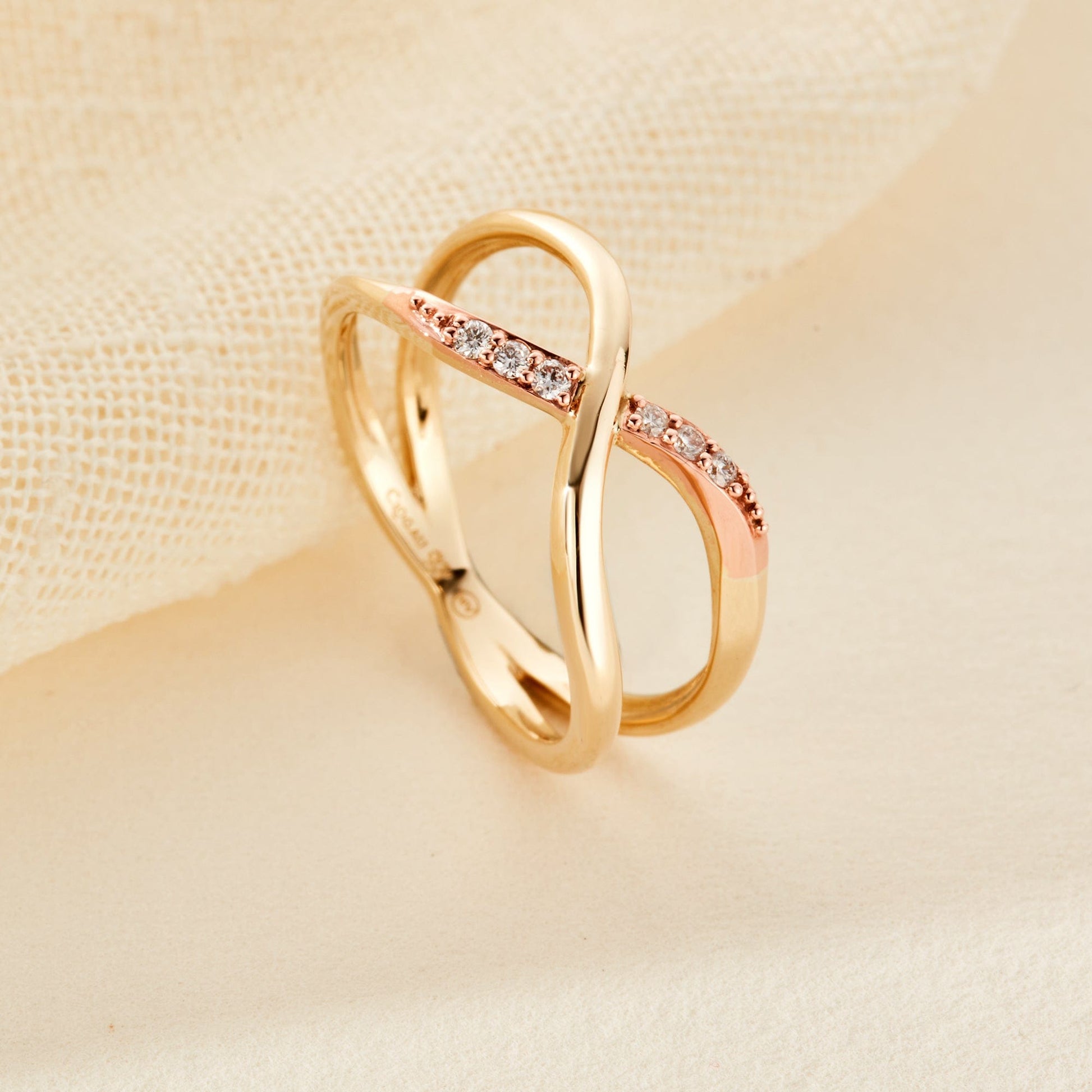 Forever Yours 9ct Solid Gold Kiss Ring with Diamonds